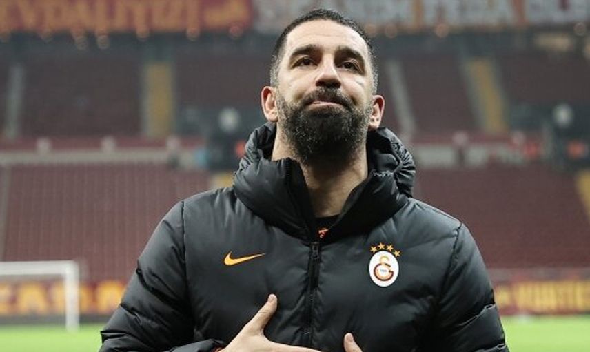 Galatasaraylı Arda Turan'ın Garsona Karşı Davranışı Gündem Oldu!