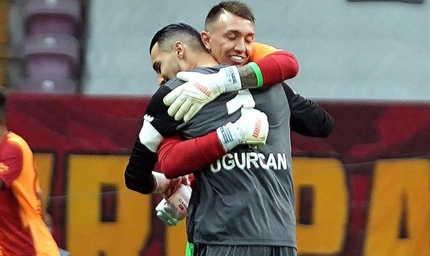 Galatasaraylı Fernando Muslera ve Trabzonsporlu Uğurcan Çakır 2021'in En İyileri Listesine Girdi!