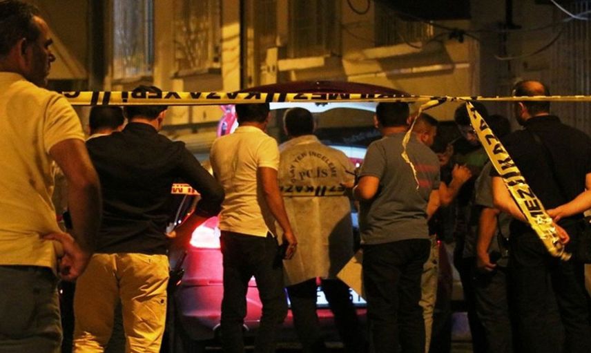 Gaziantep'te Evinin Damında Çay İçen Adam Saçmaların Hedefi Oldu