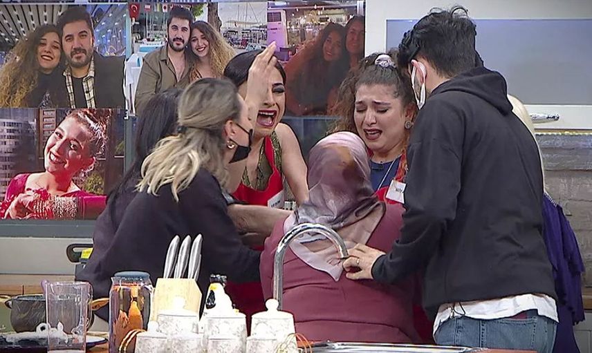 Gelinim Mutfakta Stüdyosu Bir Anda Karıştı: Kayınvalideler ve Gelinler Fenalık Geçirdi