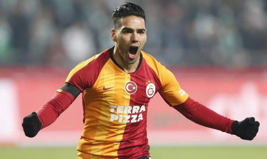 Galatasaray'da Radamel Falcao Krizi!