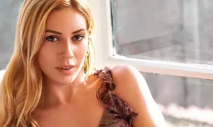 Sinem Kobal ikinci bebeğini kucağına aldı! Bebek ilgili detay ortaya çıktı