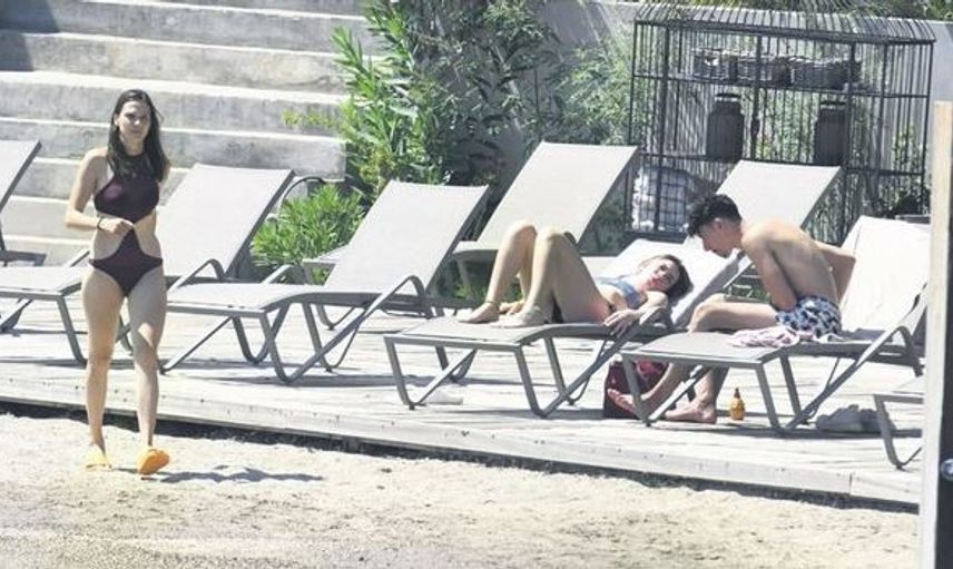 Alina Boz ve Sevgilisi Mithat Can Özer Tatil Sezonunu Açtı!