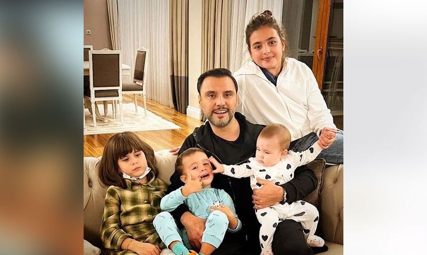 Alişan'ın acısı da bitmedi gözyaşları da kurumadı! Yas tutan ünlü şarkıcı eşi Buse Varol'dan destek aldı! Selçuk Tektaş bugün de unutulmadı