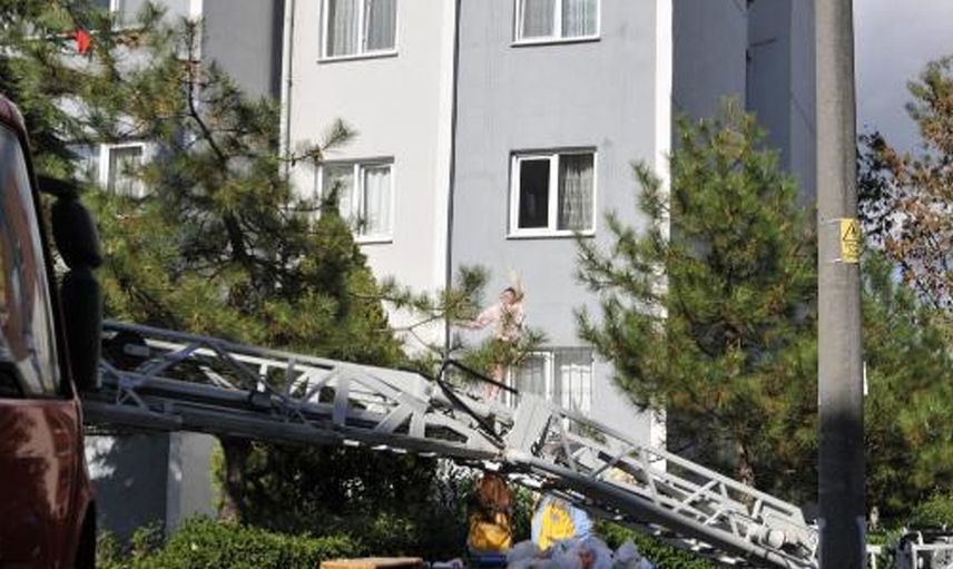 İntihar Etmek İsteyen Genç Kıza Annesi Engel Olmadı