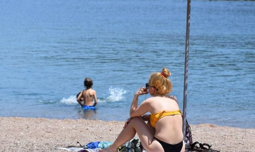Marmaris'te Termometreler 41 Dereceyi Gösterdi: Plajlara Akın Ettiler