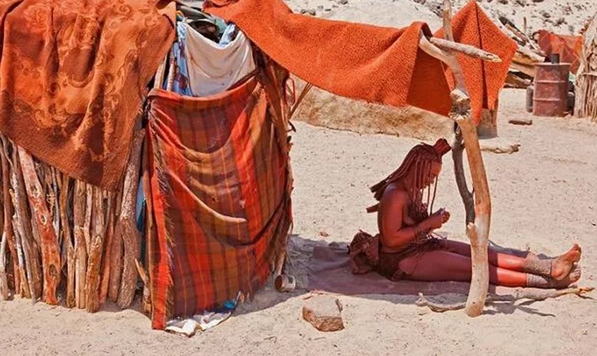 Afrika'da yaşayan kabilenin adetleri ve kuralları hayretler içinde bırakıyor