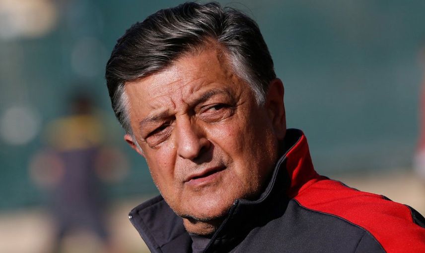 Yılmaz Vural çapkınlık turlarında! Evli ve üç çocuk babası olan Yılmaz Vural, iki sevgilisiyle Cihangir gecelerinin altını üstüne getirdi