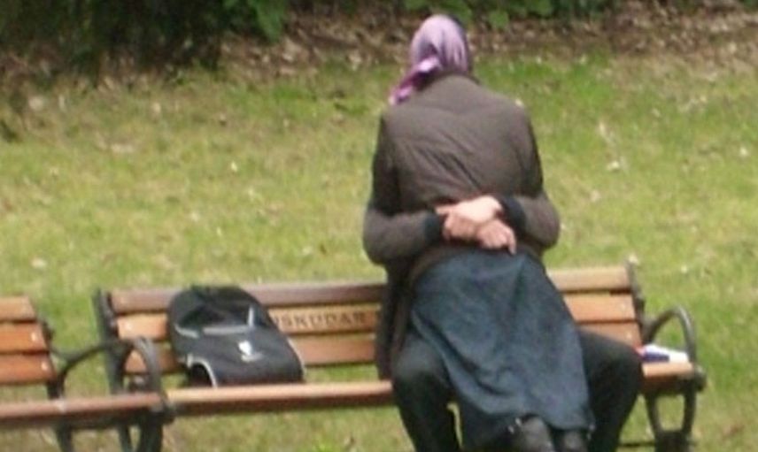 Sokak ortasında davranışlarıyla taktığı başörtüsüne halel getiren kişiler
