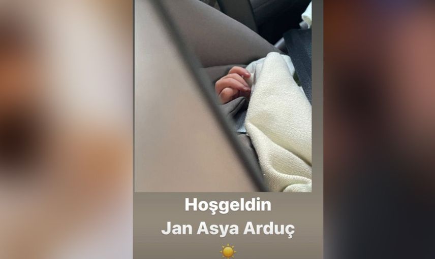 Gupse Özay ve Barış Arduç çiftinin kızları dünyaya geldi! Çift bakın çocuklarına ne isim koydu?
