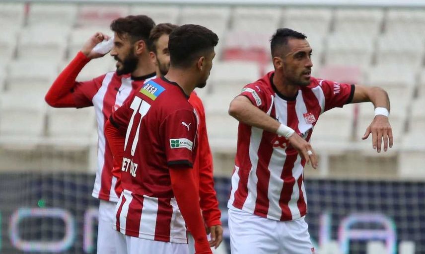 Trabzonspor Sivasspor'dan Uğur Çiftçi'yi Transfer Etmek İstiyor!