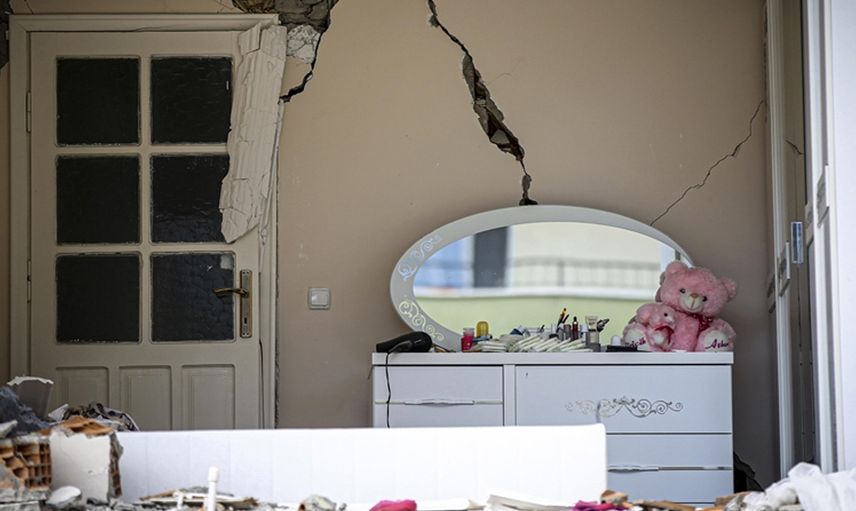 İzmir'de 4.4'lük deprem