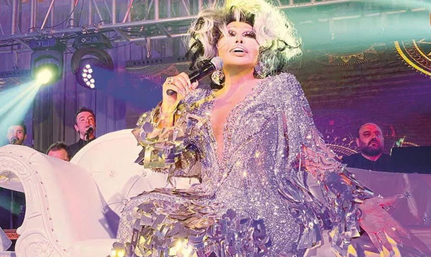 Bülent Ersoy alışveriş için girdiği mağazaya küçük bir servet bırkatı