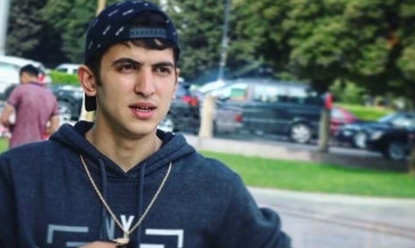 Sosyal medya fenomeninden ahlaksız teklif! Genç kızlara ‘benimkini yer misin’ dedi