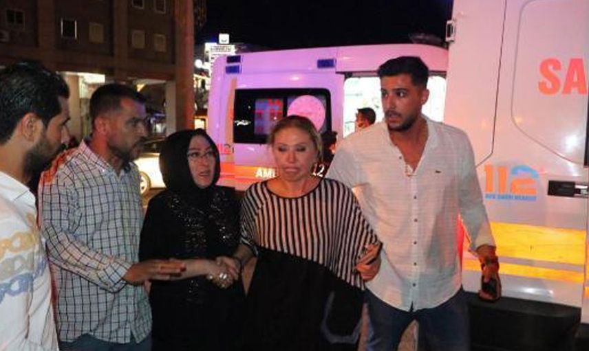 Tuğba Özay ölümle dans ediyor! Başı yagınlarla dertte olan ünlü mankenin kaldığı otelde yangın çıktı ünlü isimlerinde bulunduğu otel odasında korku dolu anlar yaşandı