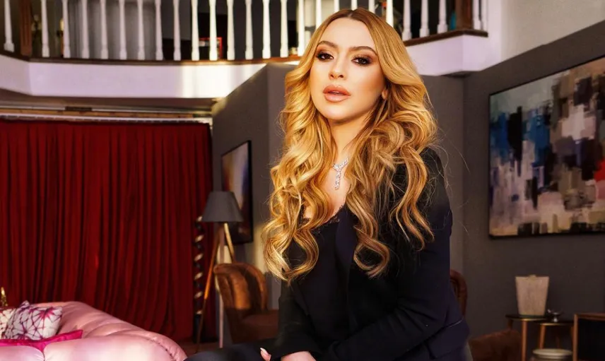 Hadise Cesur Dans Pozu İle Gene Yürekleri Hoplattı