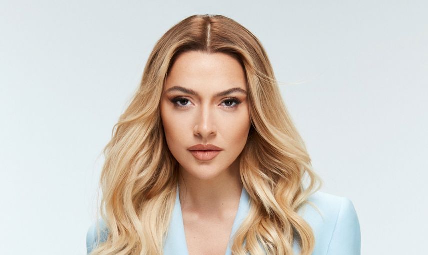 Hadise fena yakalandı! 10 yaş küçük sevgilisiyle kimseye aldırış etmeden sarmaş dolaş...