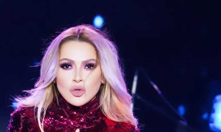 Hadise, Antalya Konserinde Yaptığı Dansla Olay Oldu