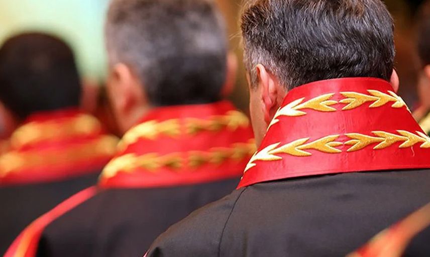 Hakim eş değiştirmek için kızını kullandı