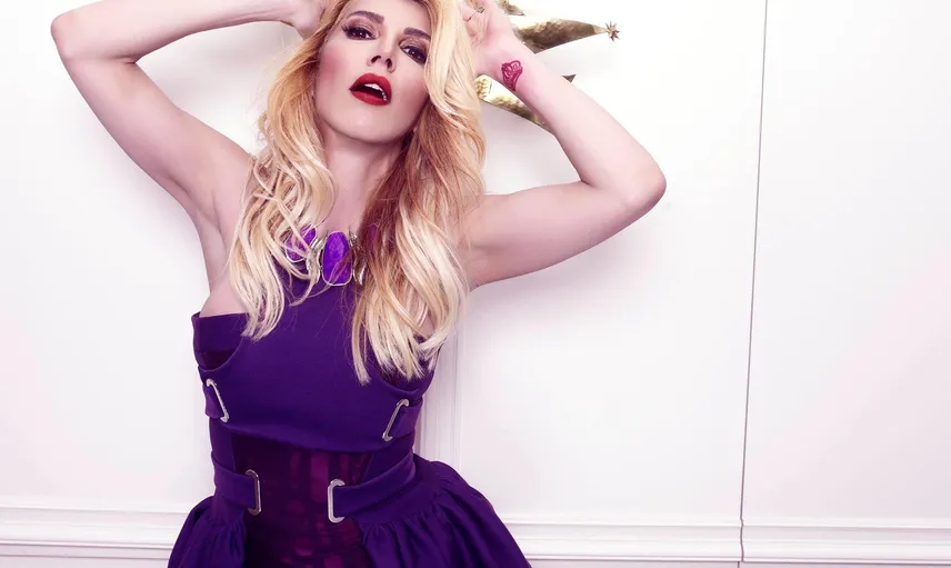 Hande Yener Yeni İmajıyla Çok Konuşuldu
