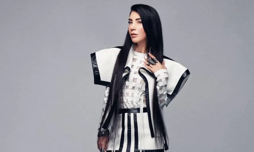 Hande Yener Yeni İmajıyla Çok Konuşuldu