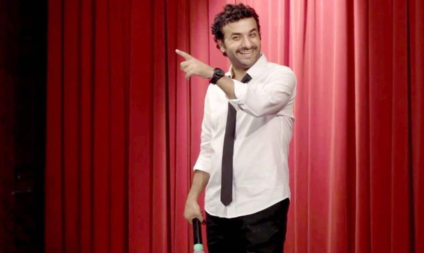 Hasan Can Kaya karşısında flörtleşen çifte tepki gösterdi: Gidin ötede sevişin!