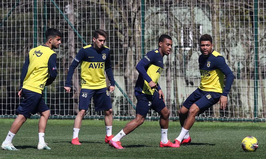 Hatayspor Eski Fenerbahçeli Simon Falette İle Anlaşma Sağladı!