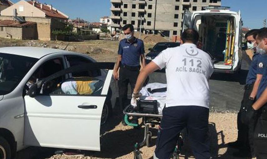 Aracında Oturan Adam: Hava Sıcaktı Çıkardım