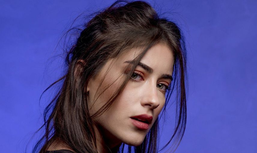 Hazal Kaya'nın acı kaybı! Ünlü oyuncu duyurdu: Ağlıyorum...