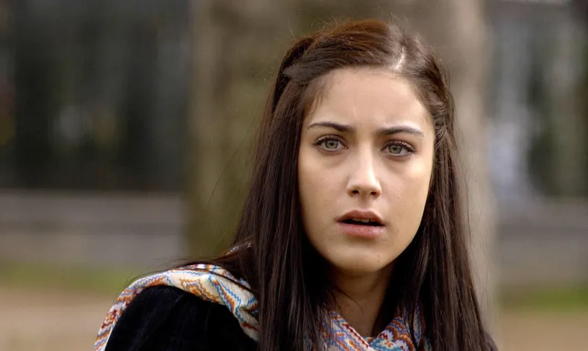 Hamile Olan Hazal Kaya'dan Ali Atay'la Aşk Pozu