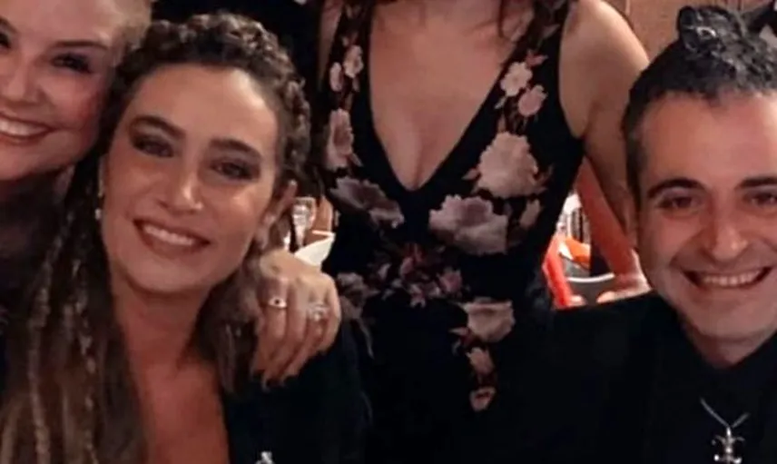 Sıla ve Sevgilisi Hazer Amani Öpüşürken Kameralara Yakalandı