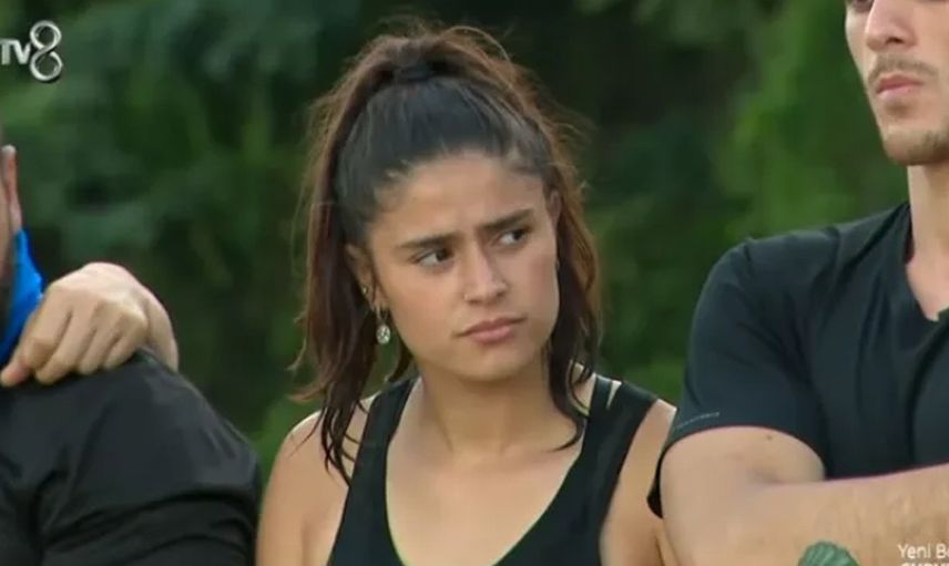 Hiç Kimse Beklemiyordu, Survivor’da Evlenme Teklifi! Ayşe, Poyraz’a Resmen Evlilik Teklifi Etti