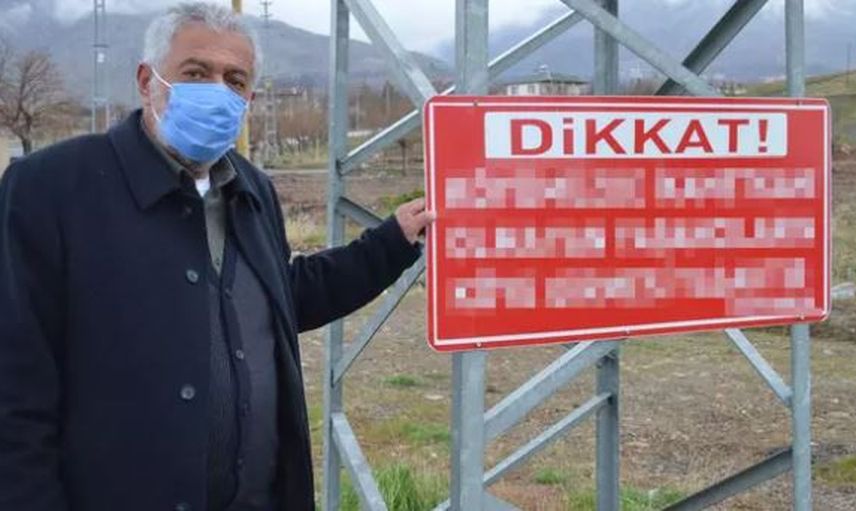 Muhtarın Köy Girişine Astığı Tabela Koronavirüsü Durdurdu!
