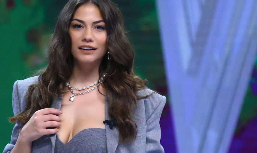 Dekolteyi Abartan Demet Özdemir 