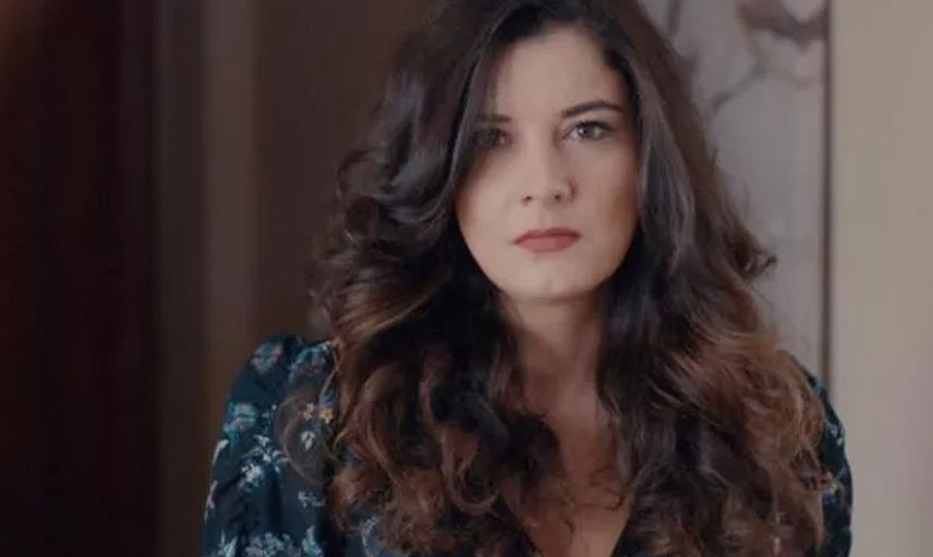Yalı Çapkını dizisinin yıldızı tam bir çapkın çıktı! 'İki kocamla birlikte yaşıyorum'
