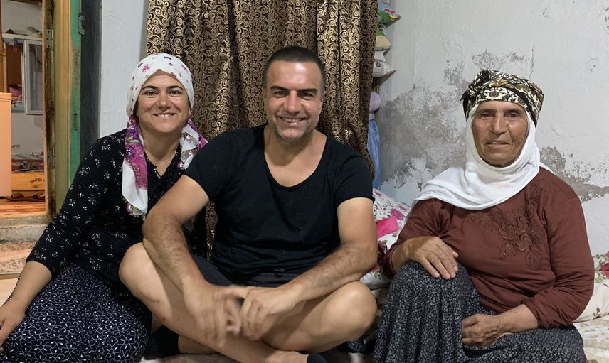 Berdan Mardini, içli köfte yaparken elini burnuna götürünce olanlar oldu! Ünlü isim sosyal medyada linç edildi