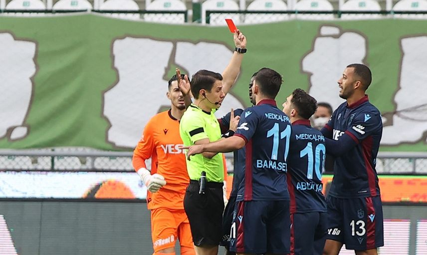Konyaspor-Trabzonspor Maçında Uğurcan Çakır Sergilediği Performans İle Kariyer Rekorunu Kırdı!