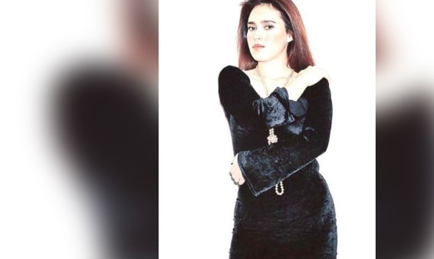 Yeşilçam'ın cesur güzeli Yaprak Özdemiroğlu'nun gençlik fotoğrafı parmak ısırttı!