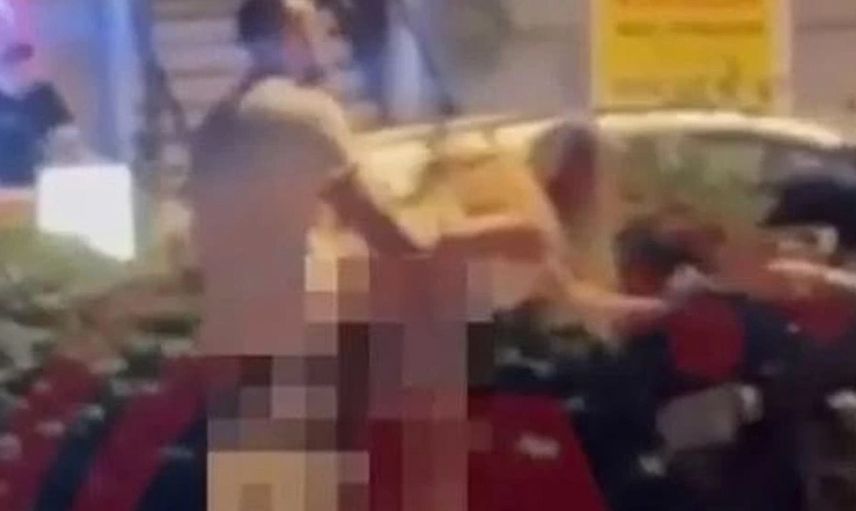 Antalya'nın ilçesi Alanya'da skandal anlar! Sokak ortasında kimseye aldırmadan cinsel ilişkiye girdiler