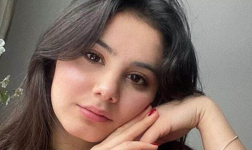 Enis Arıkan yaşça küçük genç oyuncuyla samimi pozları! İşte ortak yaptırdıkları o dövmenin anlamı...