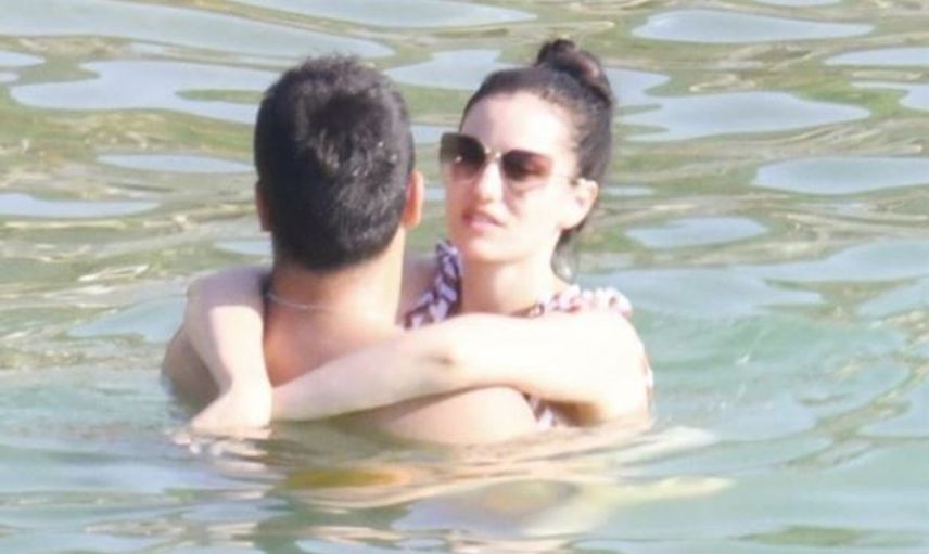 Burak Özçivit ve Fahriye Evcen Çifti Tatil Sezonunu Açtı!