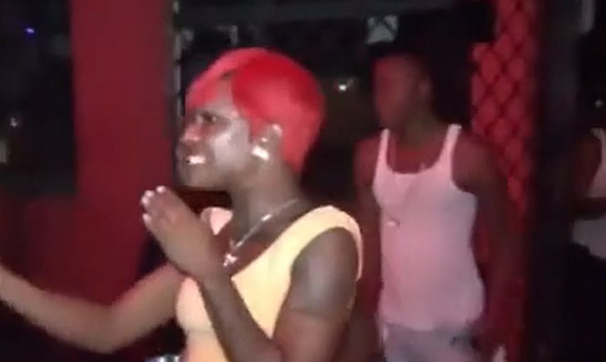 Afrika’da korkunç olay! Kucak dansı yaparken kalçası alev aldı