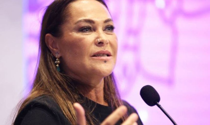 Hülya Avşar'dan müjdeli haber: Yakında izleyicilerle buluşacak!