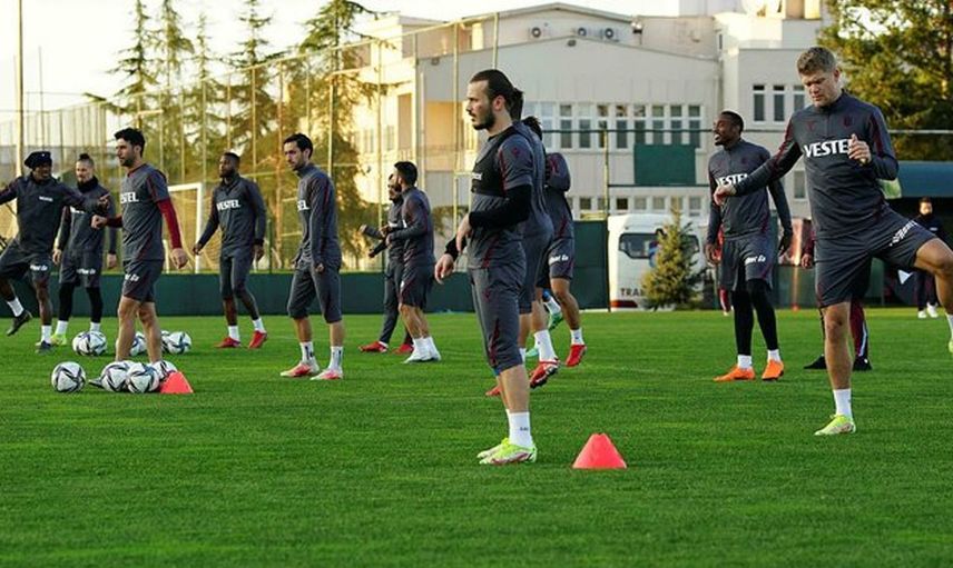Trabzonspor'un Karagümrük Maçında Bakasetas'ın ve Marek Hamsik'in Oynamasıyla İlgili Önemli Gelişmeler Var!