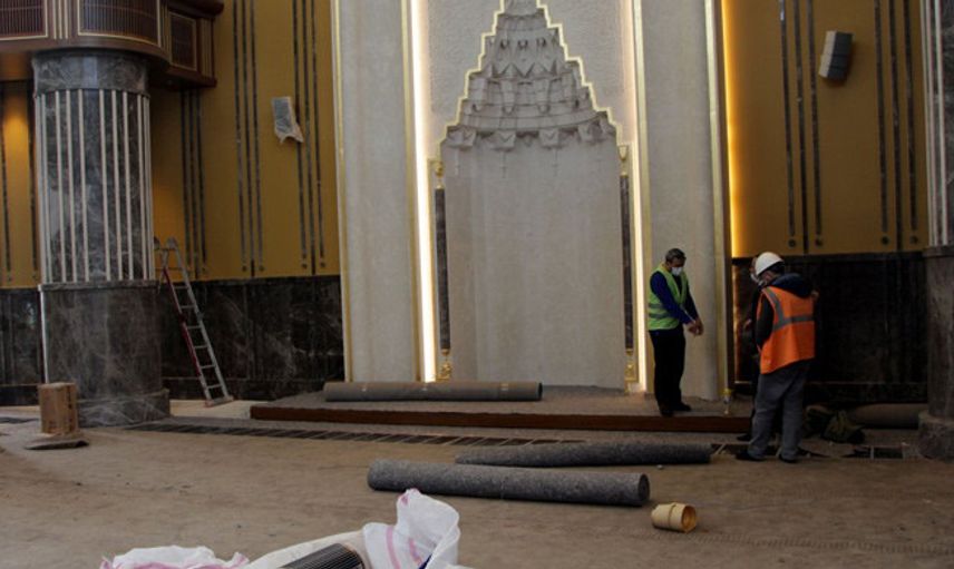 Taksim Camii'nin Halıları Seriliyor