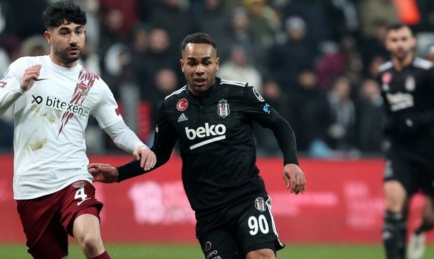 Güntekin Onay, Beşiktaş'ın iyi bir kadrosu varken şirin gözükmeye çalışıp oyunu okuyamayan Önder Karaveli'nin elinde olduğunu söyledi