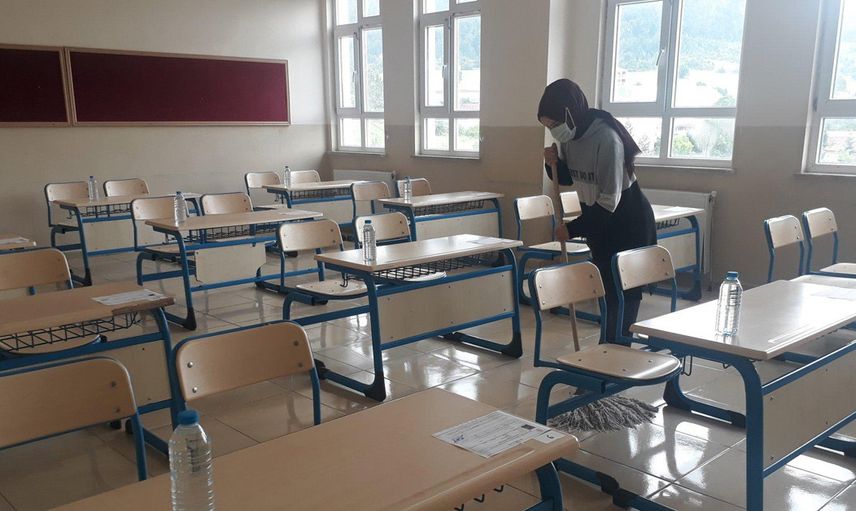 71 yaşında okuma yazma öğrenen kadının hayat hikayesi