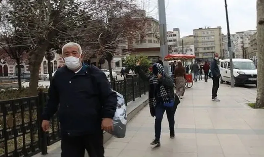 Dilenciler İle Genç Adam Arasında Taciz Krizi!