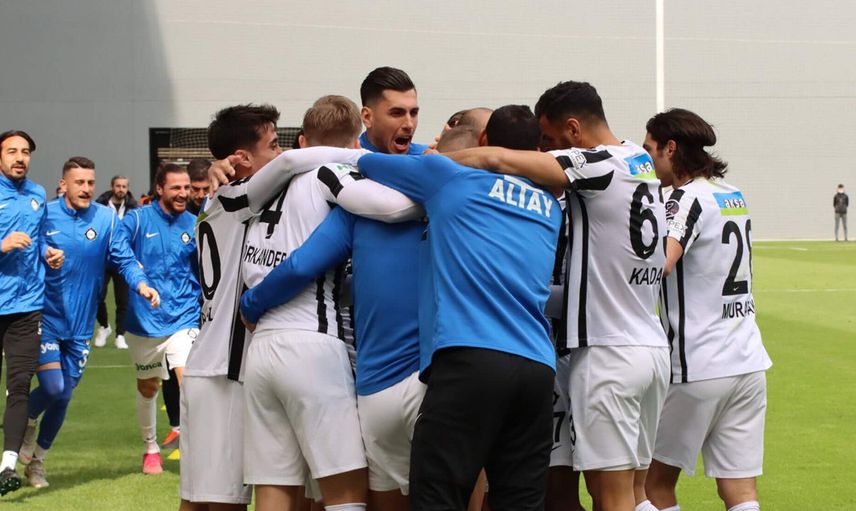 Cebrail Karayel, Galatasaray'a transfer olacağı yönündeki iddialara yanıt verdi
