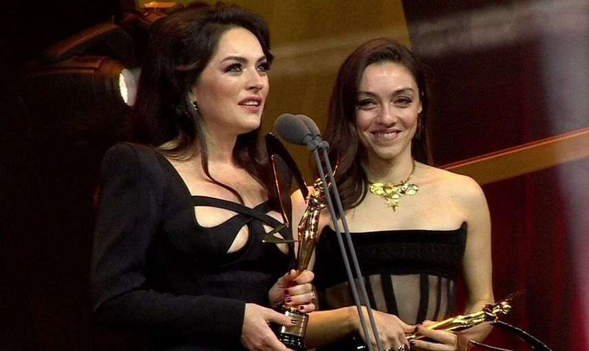EZGİ MOLE VE MERVE DİZDAR